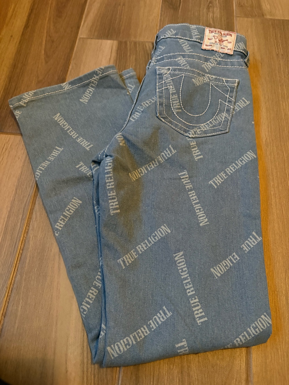 True Religion Slim Straight Jeans in Light Blue Logo Print - Picture 2 of 3